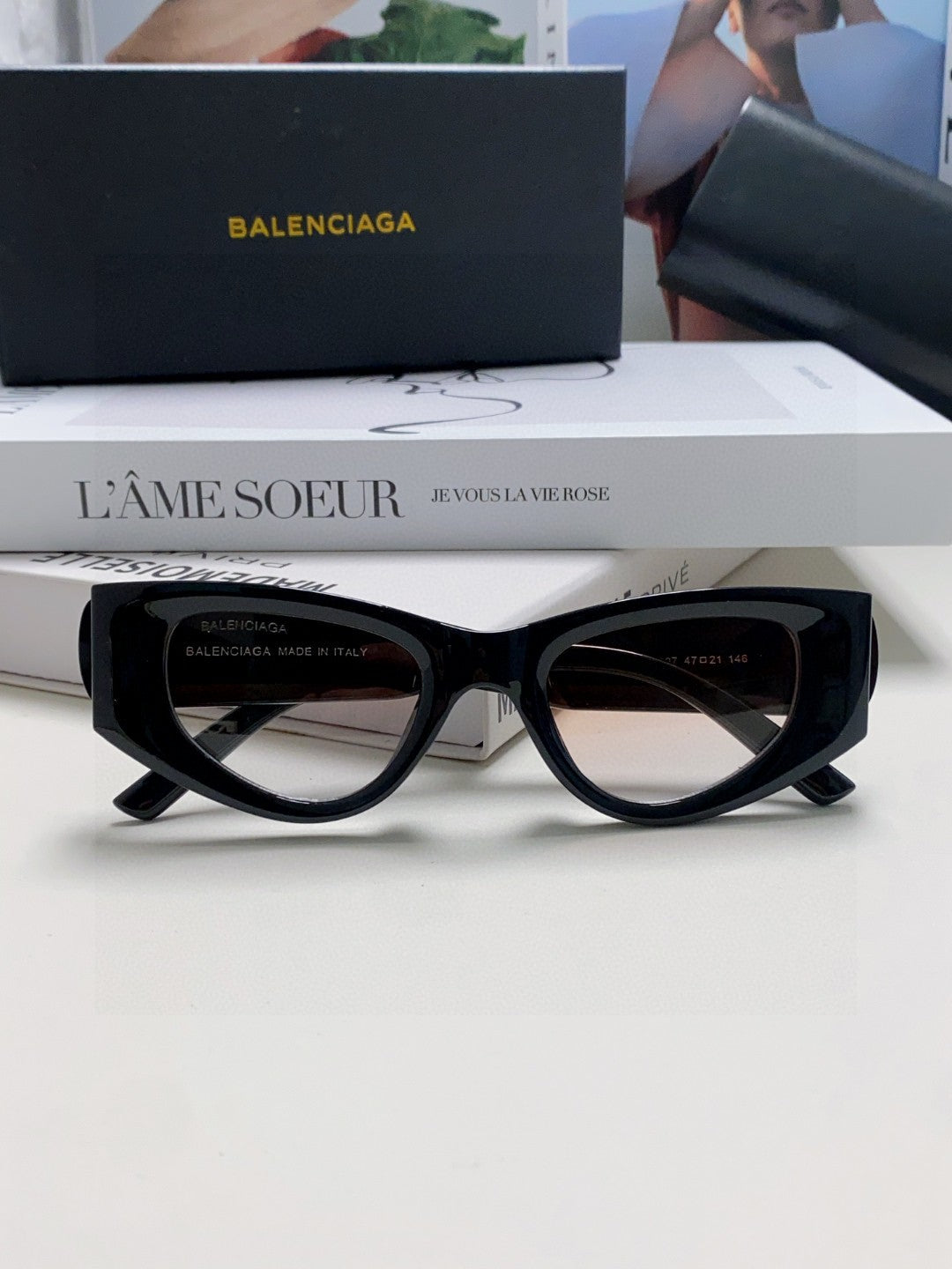 Balenciaga Polarized Cat-Eye Gray Lens Sunglasses for Men & Women - 358647 - detail image 6