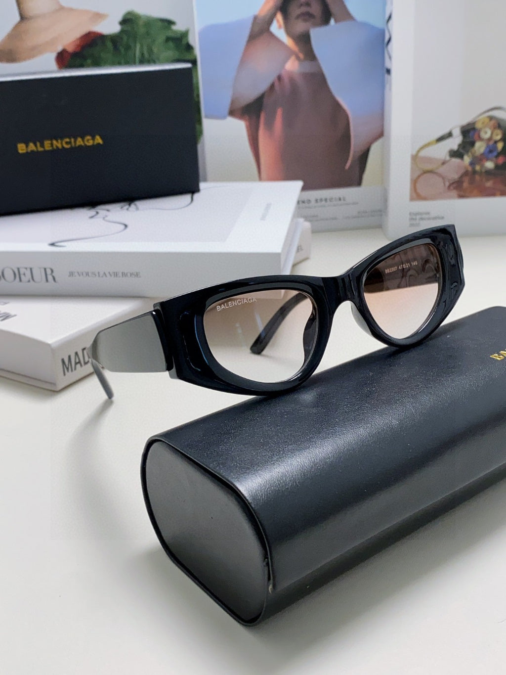 Balenciaga Polarized Cat-Eye Gray Lens Sunglasses for Men & Women - 358647 - detail image 7