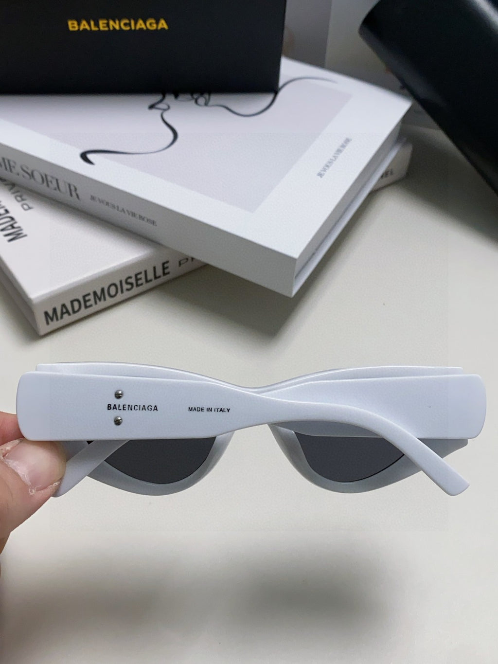 Balenciaga Polarized Cat-Eye Silver Lens Sunglasses for Men & Women - 358648 - detail image 4