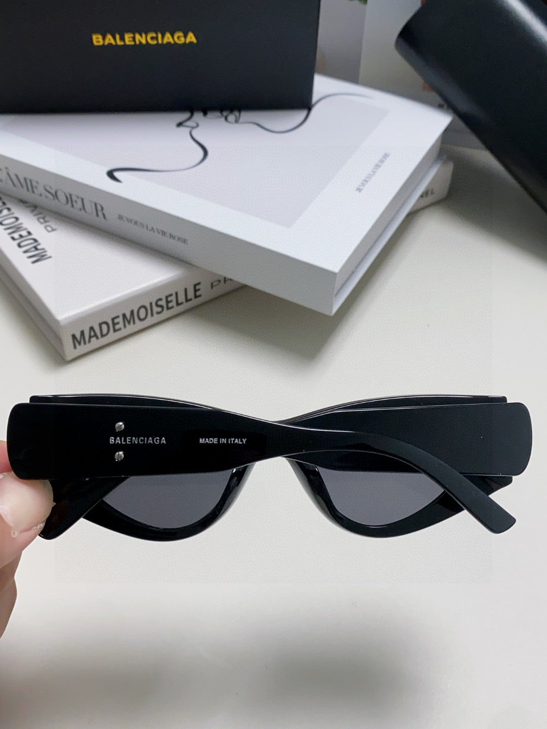 Balenciaga Polarized Cat-Eye Orange Lens Sunglasses for Men & Women - 358649 - detail image 6