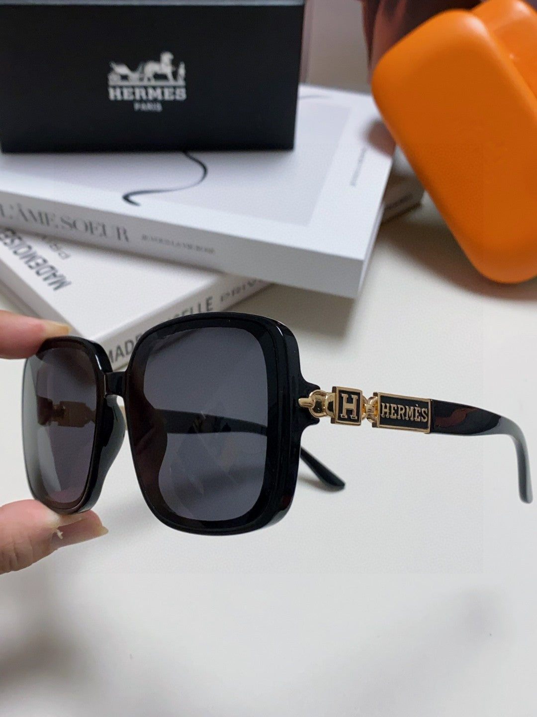 Hermès Polarized Square Black Lens Sunglasses for Women - 433002 - detail image 4