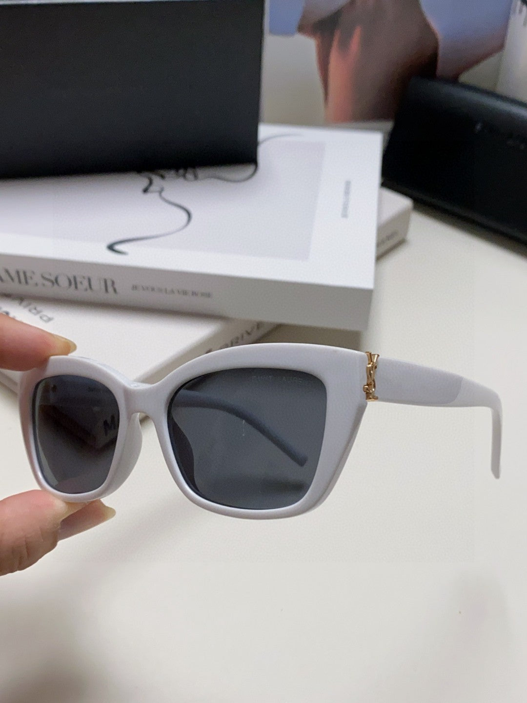 Saint Laurent Polarized Cat-Eye Silver Lens Sunglasses for Women - detail image 5