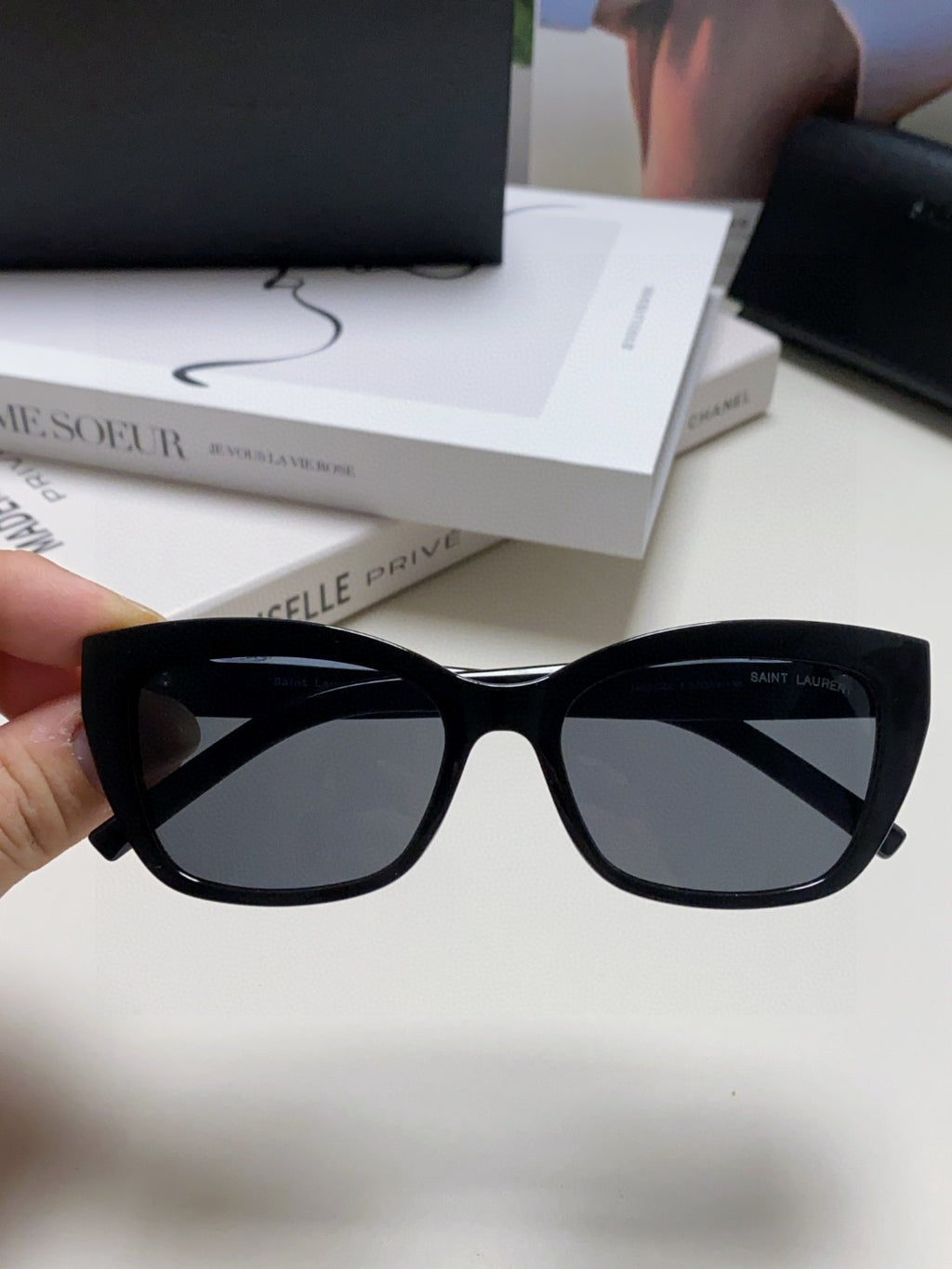 Saint Laurent Polarized Cat-Eye Black Lens Sunglasses for Women - detail image 5