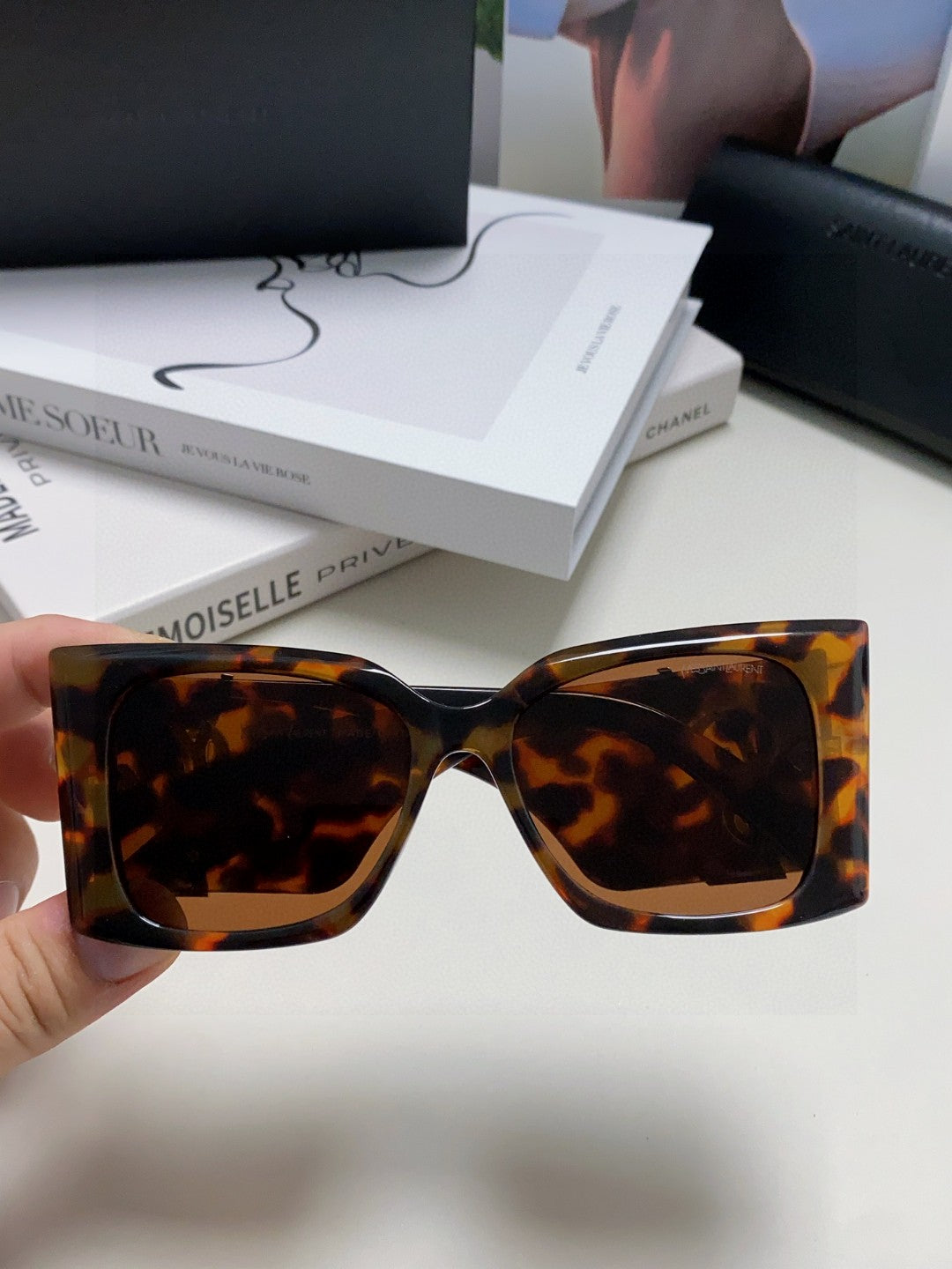 Saint Laurent Fashion Black Lens Sunglasses for Men & Women - 465426 - detail image 3