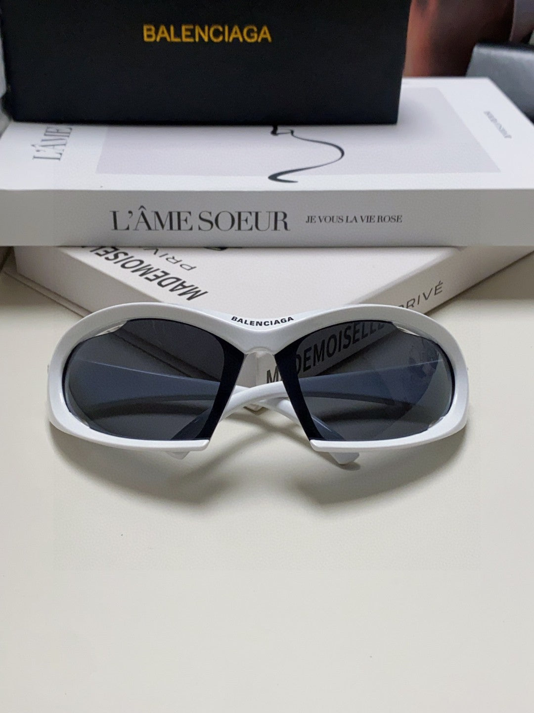 Balenciaga BB0318S Fashion Blue Lens Sunglasses for Men & Women - 382923 - detail image 6