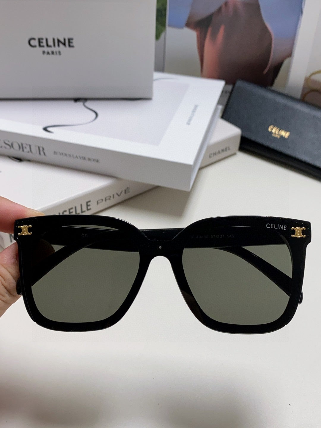 Celine Fashion Black Lens Sunglasses for Men & Women - 415648 - detail image 3