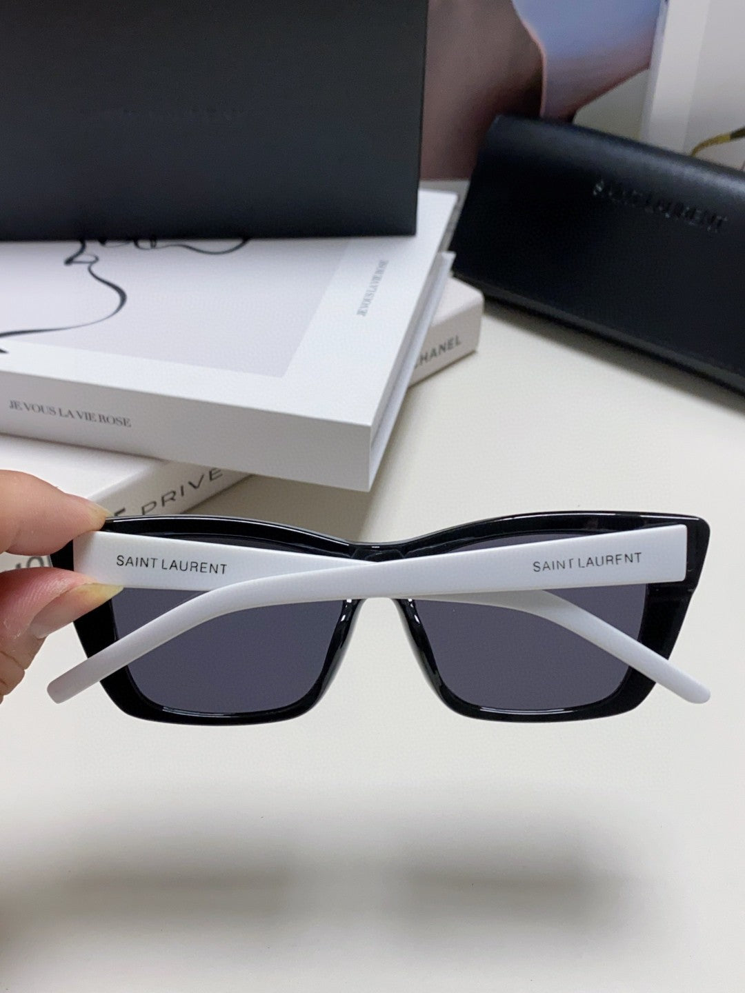 Saint Laurent Polarized Oversized Gray Lens Sunglasses for Men & Women - detail image 2