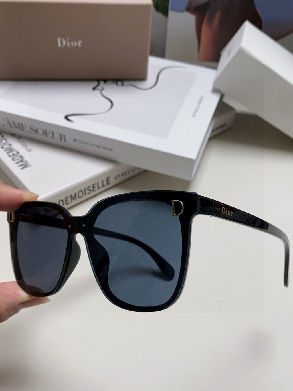 Dior Polarized Fashion Blue Lens Sunglasses for Men & Women - detail image 5