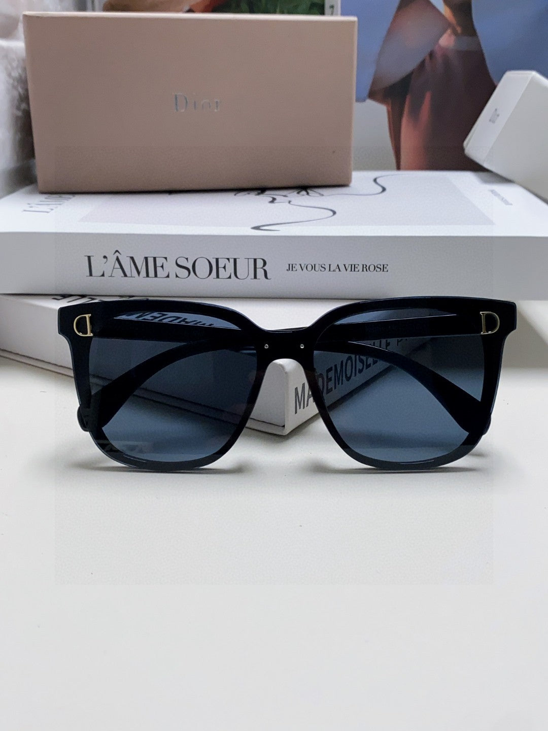 Dior Polarized Fashion Blue Lens Sunglasses for Men & Women - detail image 6