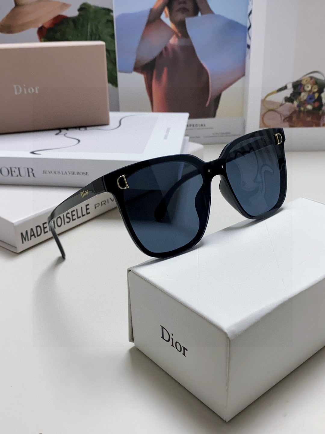 Dior Polarized Fashion Blue Lens Sunglasses for Men & Women - detail image 7