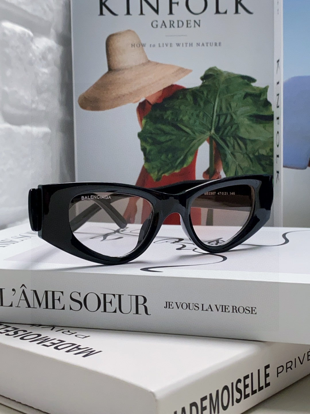 Balenciaga Polarized Cat-Eye Gray Lens Sunglasses for Men & Women - 449633