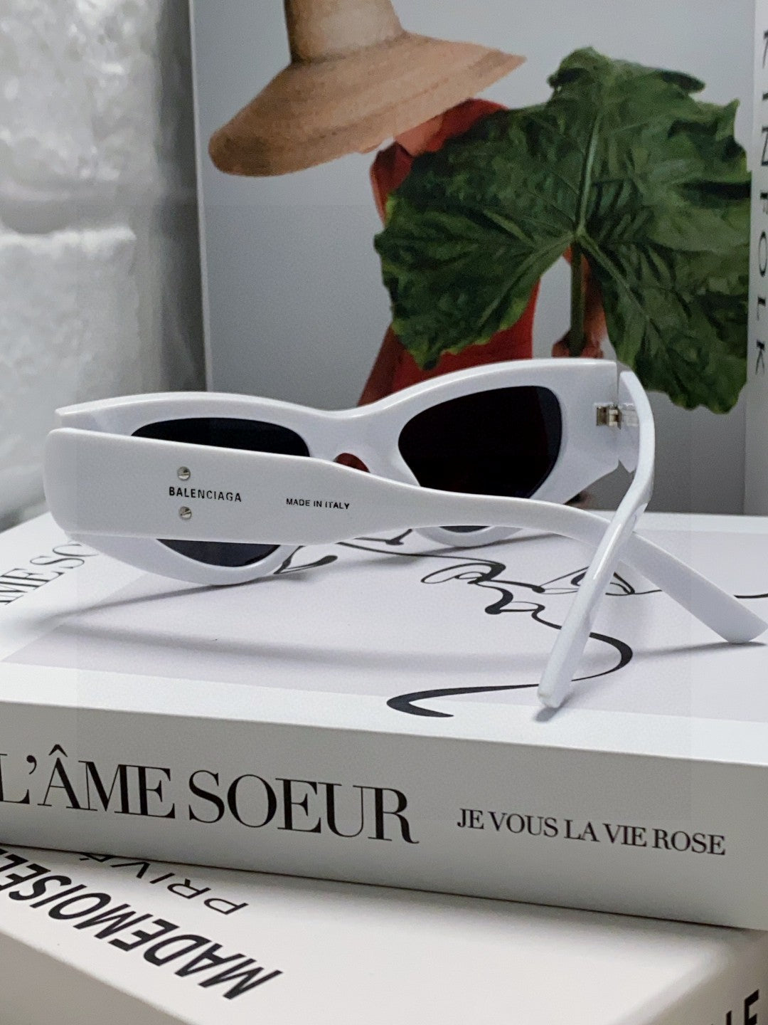 Balenciaga Polarized Cat-Eye Silver Lens Sunglasses for Men & Women - 416100 - detail image 2