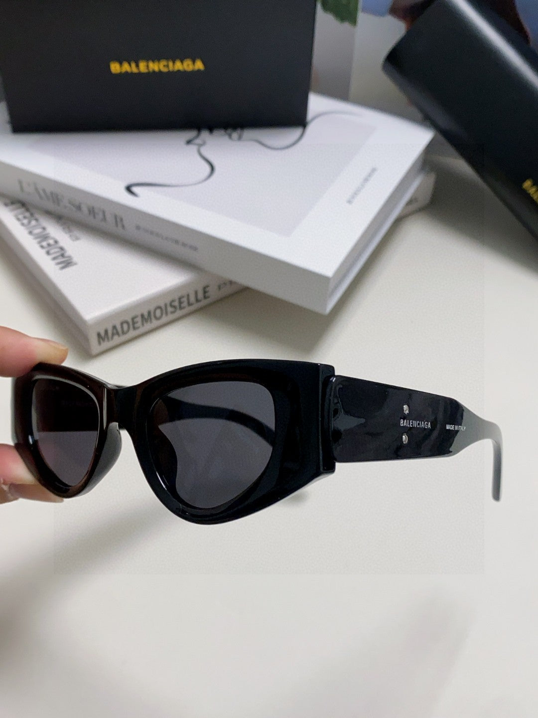 Balenciaga Polarized Cat-Eye Orange Lens Sunglasses for Men & Women - 416101 - detail image 7