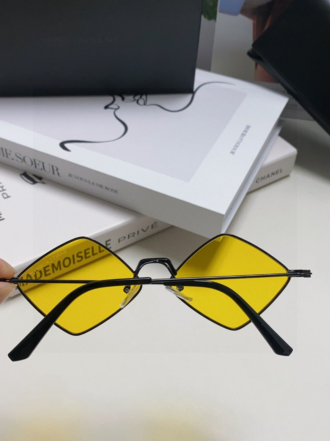 Saint Laurent Fashion Yellow Lens Sunglasses for Women - 415556 - detail image 4