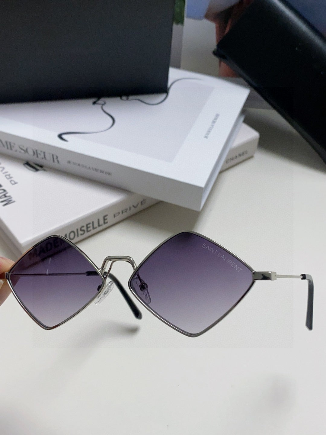 Saint Laurent Fashion Black Lens Sunglasses for Women - 415558 - detail image 7