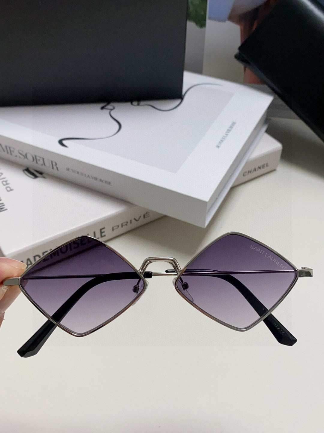 Saint Laurent Fashion Black Lens Sunglasses for Women - 415558 - detail image 5