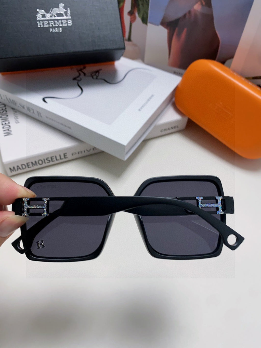 Hermès Square Black Lens Sunglasses for Men & Women - 416513 - detail image 3
