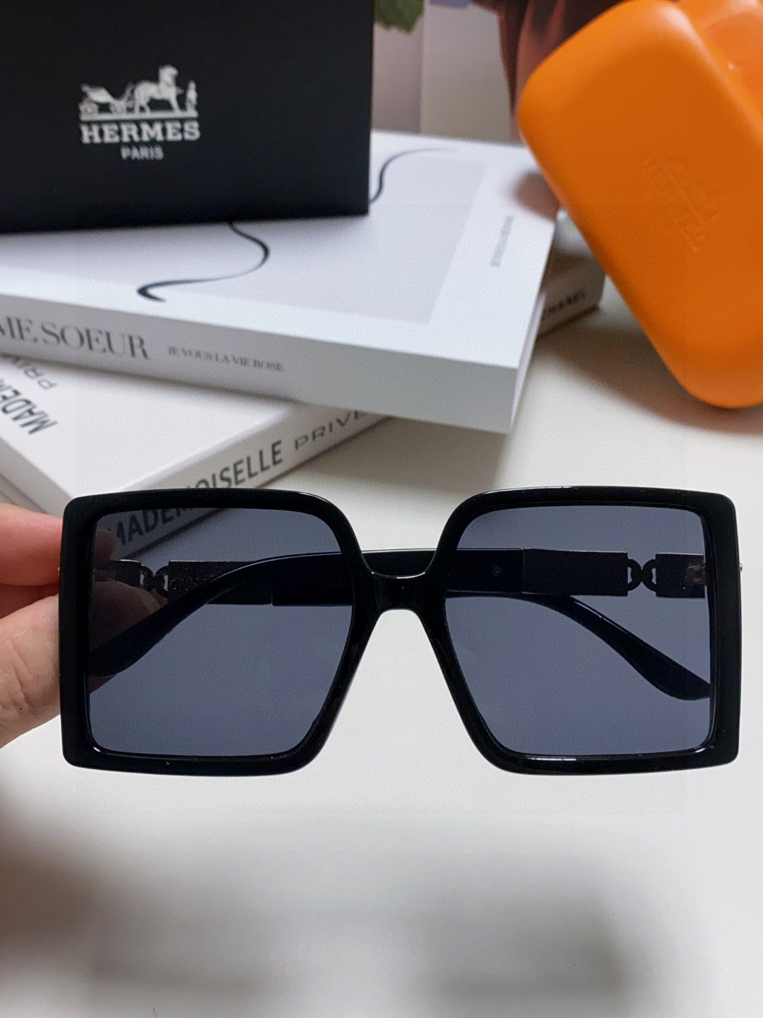 Hermès Square Black Lens Sunglasses for Women - 416517 - detail image 2