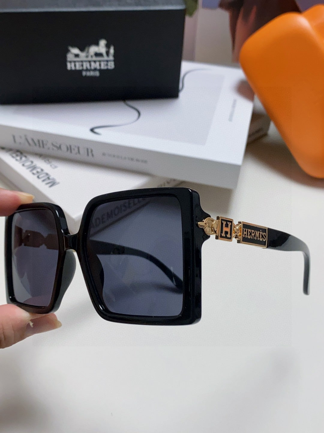 Hermès Square Black Lens Sunglasses for Women - 416517 - detail image 4