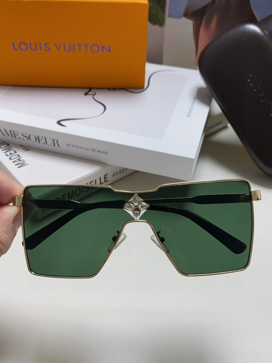 Louis Vuitton Z1700U Metal Fashion Black Lens Sunglasses for Men & Wo - 464654 - detail image 3