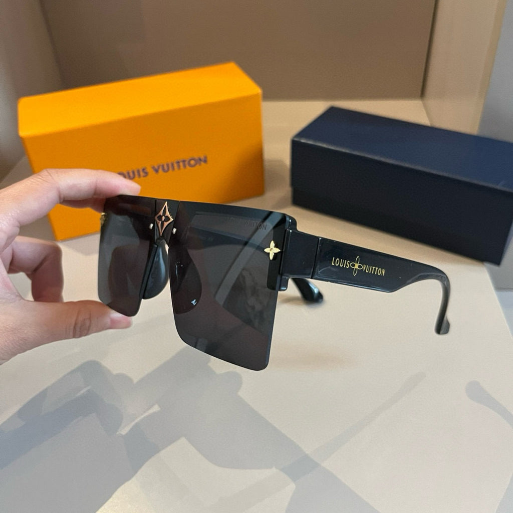 Louis Vuitton Fashion Black Lens Sunglasses for Men - 431136 - detail image 4