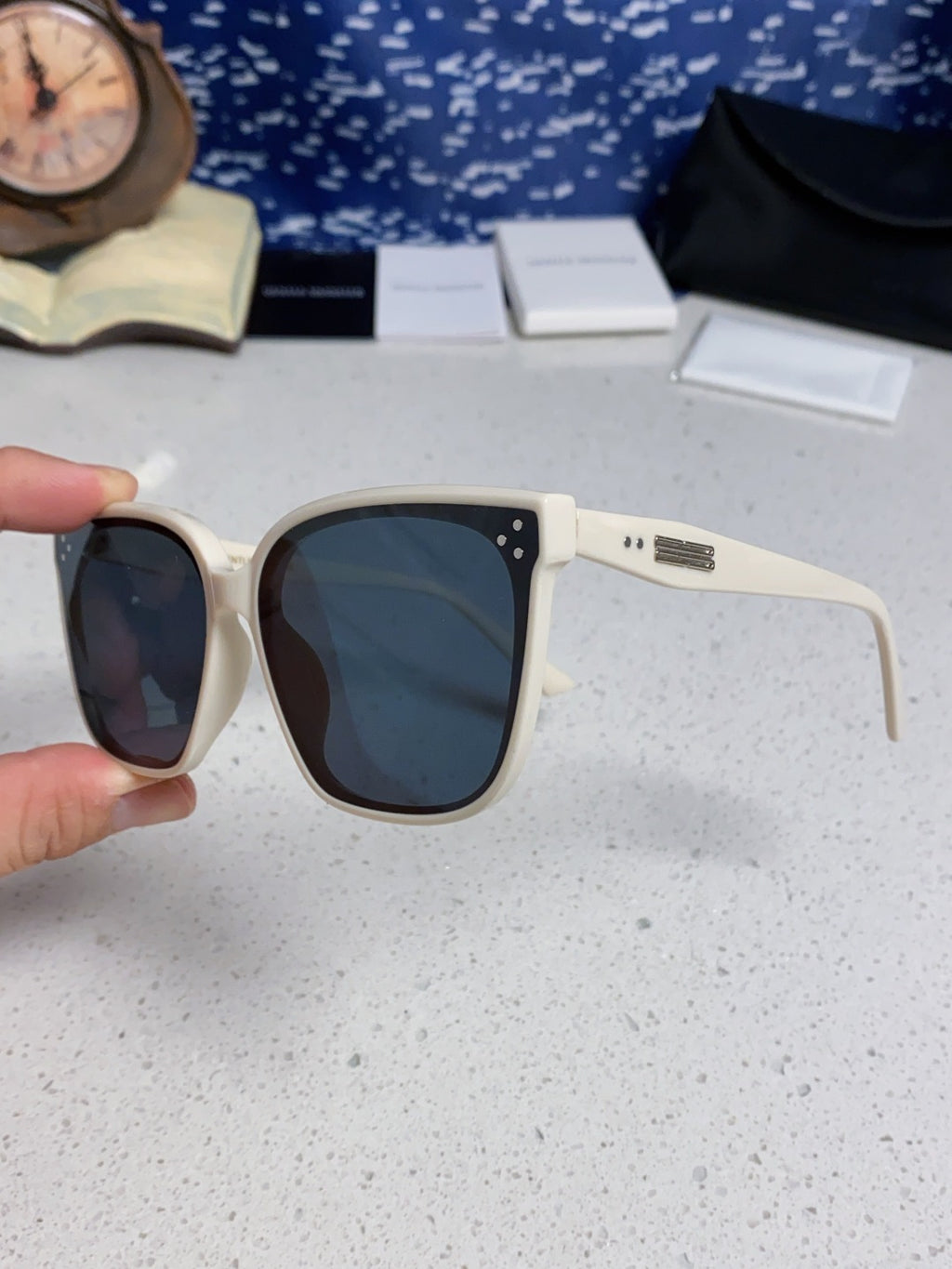 Gentle Monster PALETTE Fashion Black Lens Sunglasses for Men & Women - 399395 - detail image 6