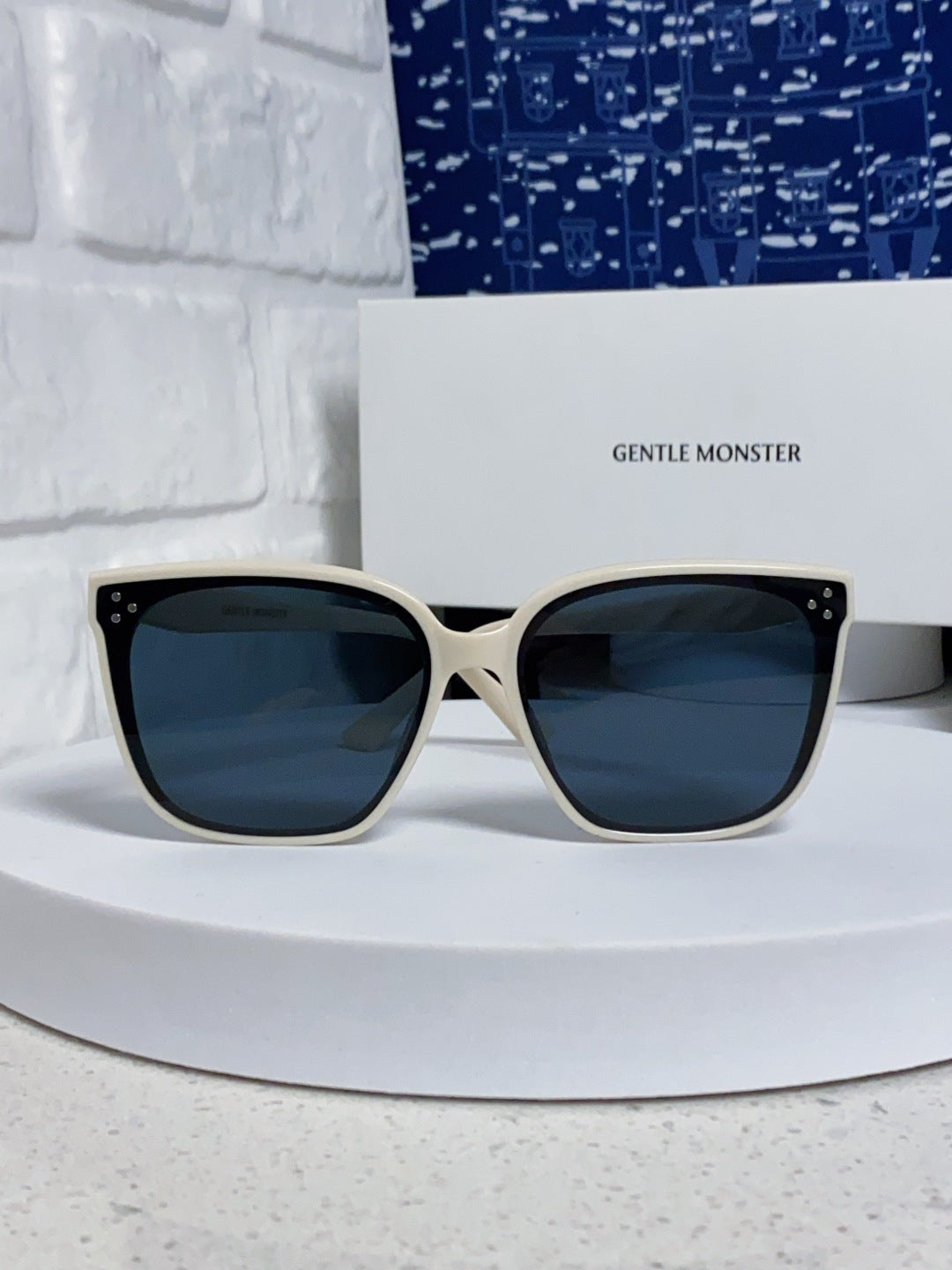 Gentle Monster PALETTE Fashion Black Lens Sunglasses for Men & Women - 399395 - detail image 2