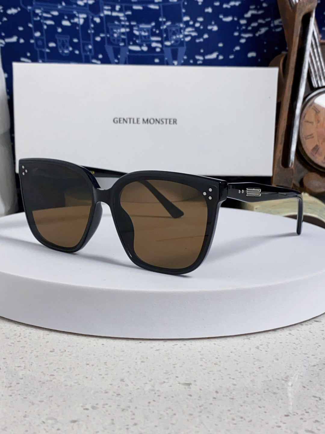 Gentle Monster PALETTE Fashion Black Lens Sunglasses for Men & Women - 399397