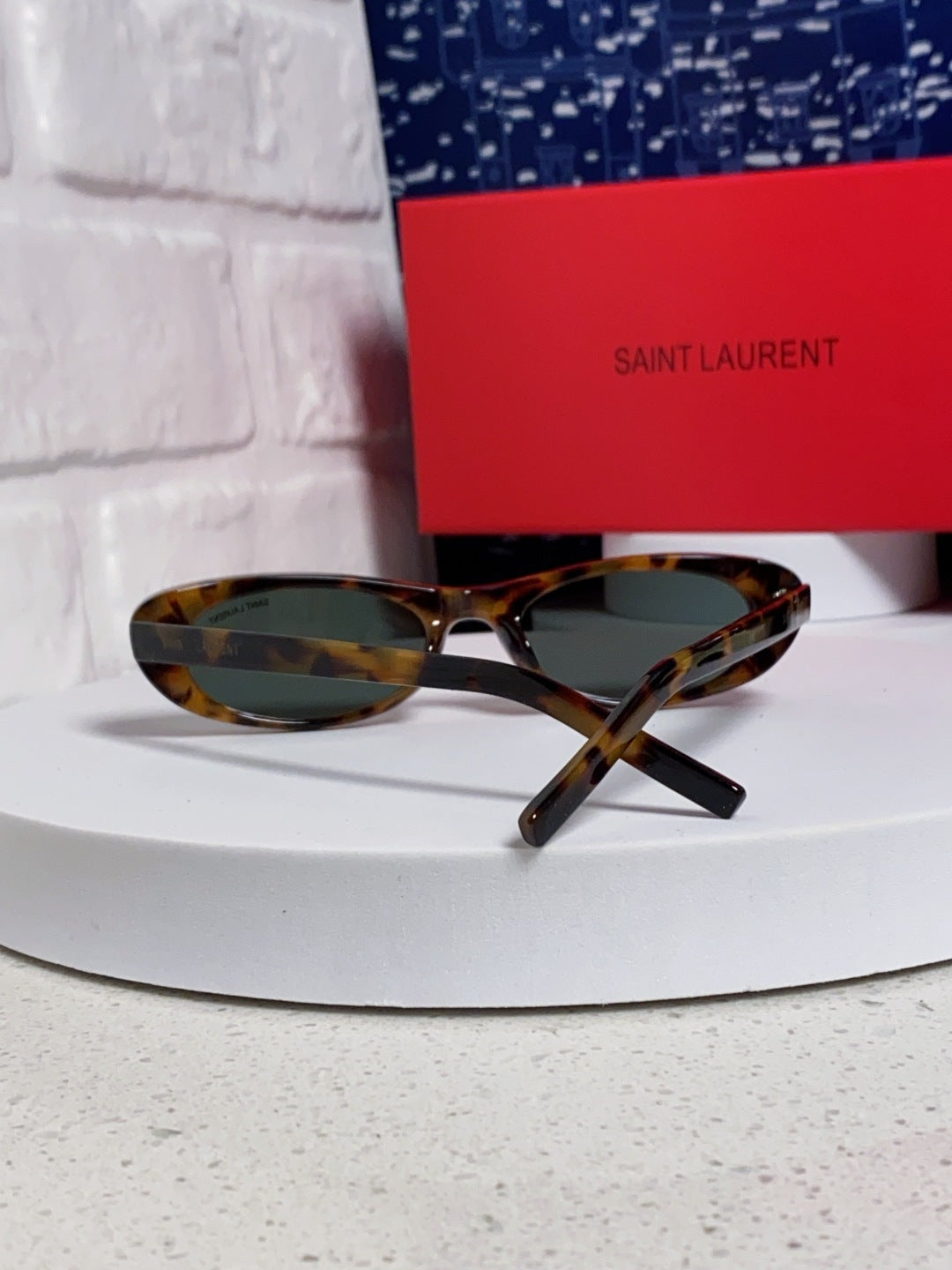 Saint Laurent SL557 Oval Black Lens Sunglasses for Men & Women - detail image 3
