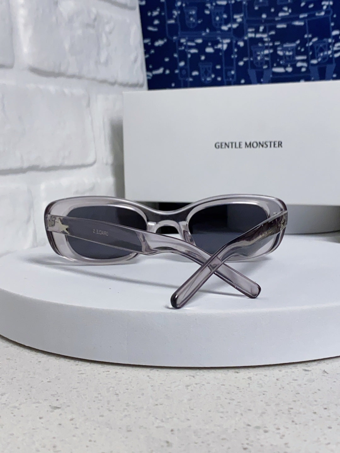 Gentle Monster ORACLE Cat-Eye Silver Lens Sunglasses for Women - detail image 3