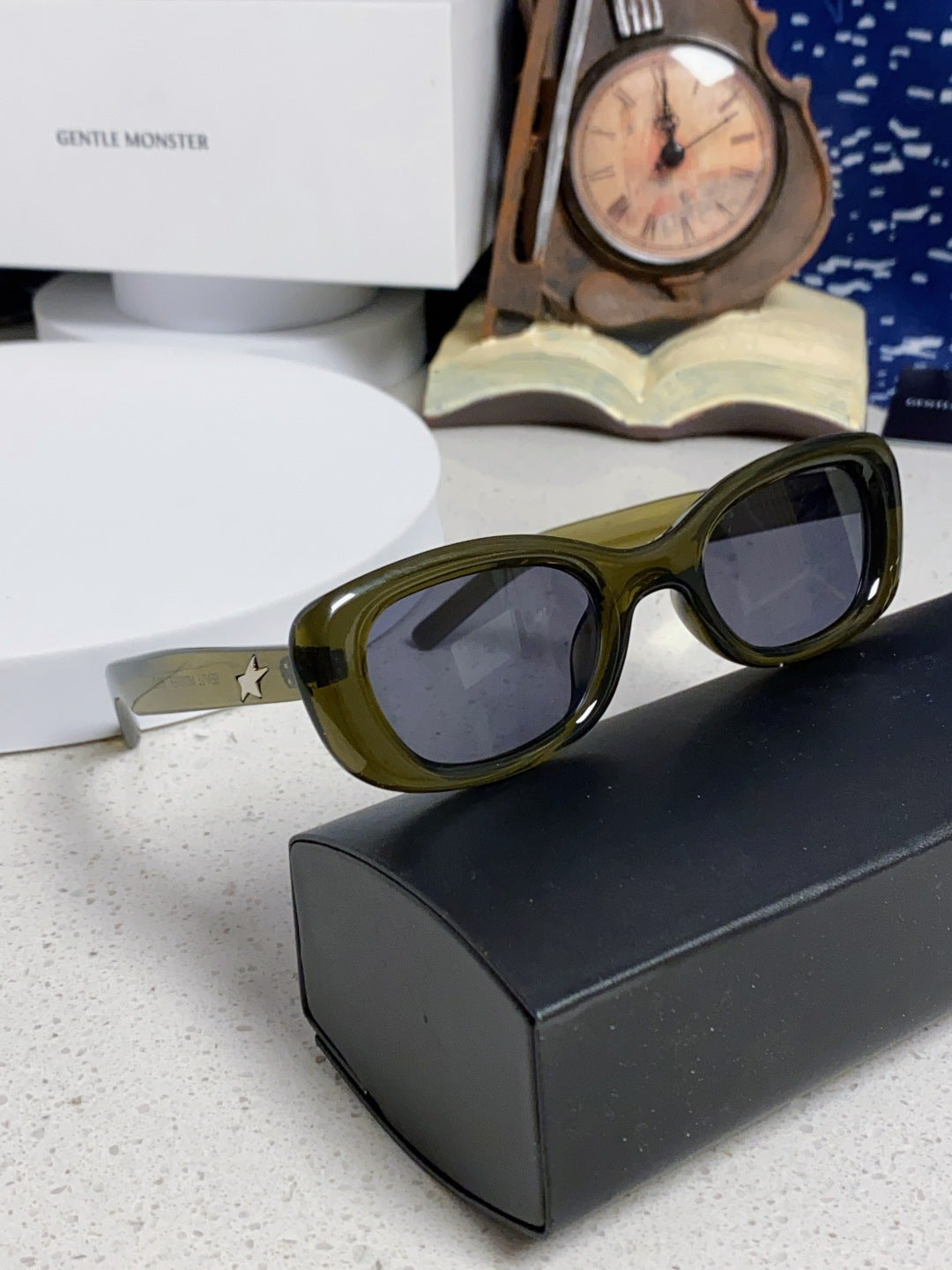 Gentle Monster ORACLE Cat-Eye Black Lens Sunglasses for Women - detail image 10
