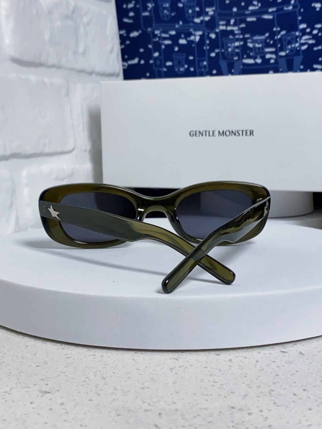 Gentle Monster ORACLE Cat-Eye Black Lens Sunglasses for Women - detail image 3
