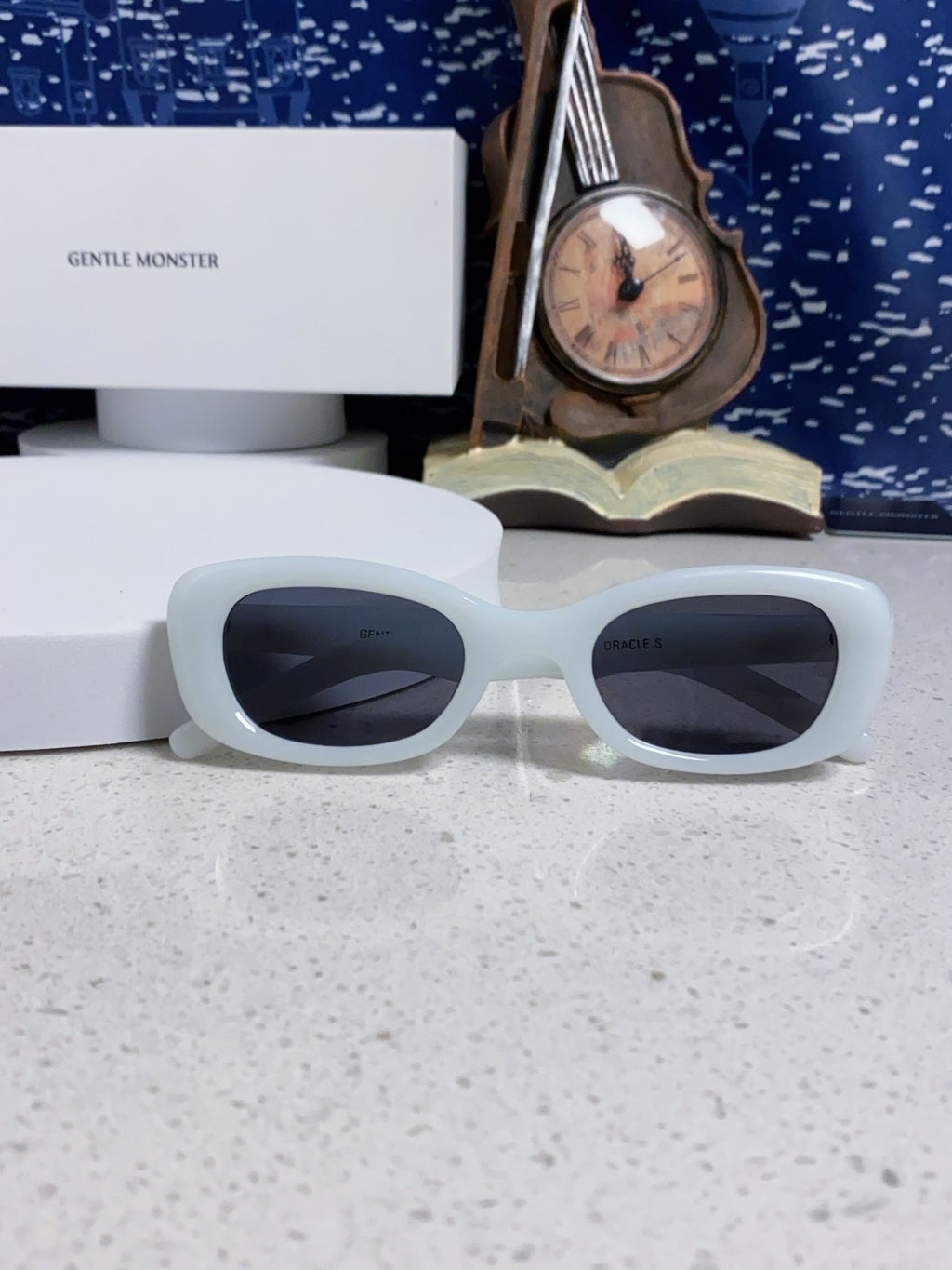 Gentle Monster ORACLE Cat-Eye Blue Lens Sunglasses for Women - detail image 9