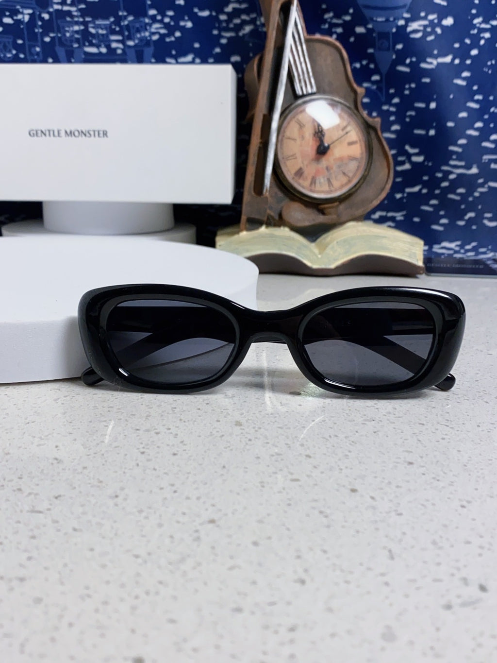 Gentle Monster ORACLE Cat-Eye Gold Lens Sunglasses for Women - detail image 9