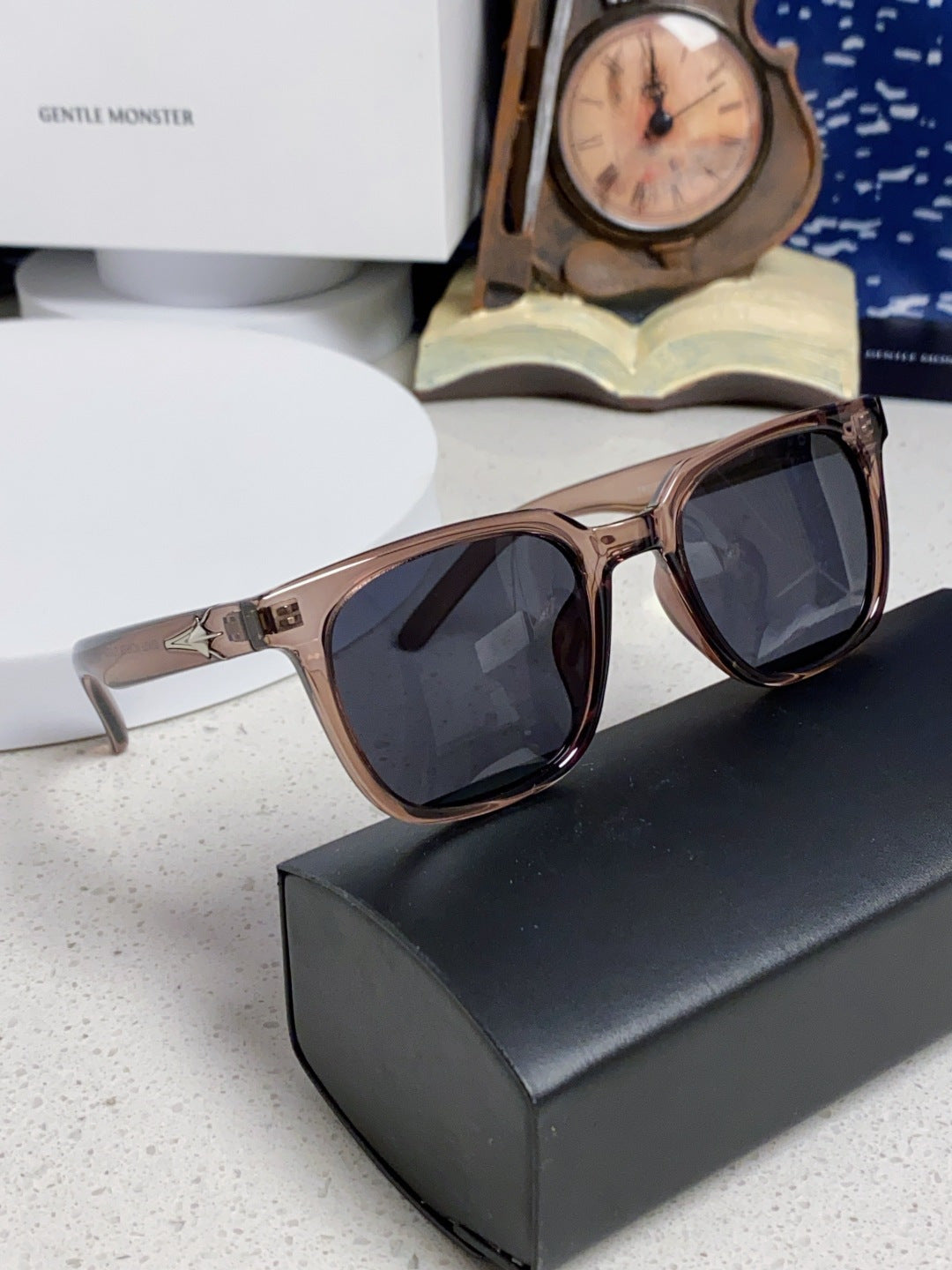 Gentle Monster TR1076 Fashion Black Lens Sunglasses for Men & Women - 466361 - detail image 10