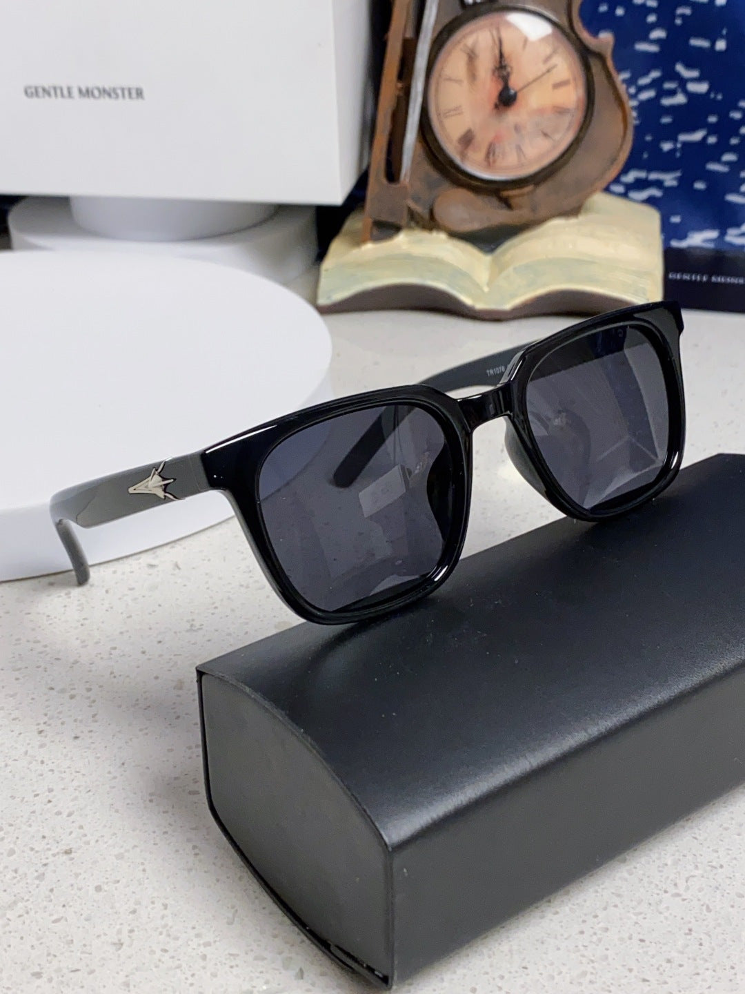 Gentle Monster TR1076 Fashion Black Lens Sunglasses for Men & Women - detail image 10