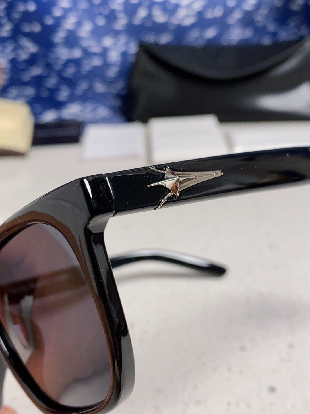 Gentle Monster TR1076 Fashion Black Lens Sunglasses for Men & Women - detail image 7