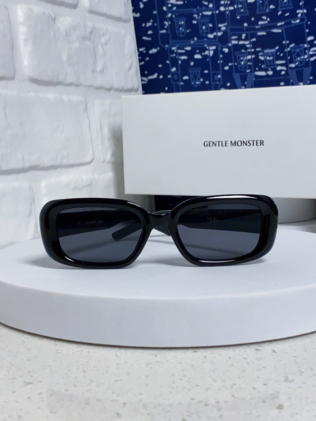Gentle Monster THE Polarized Square Black Lens Sunglasses for Men & Women - detail image 2