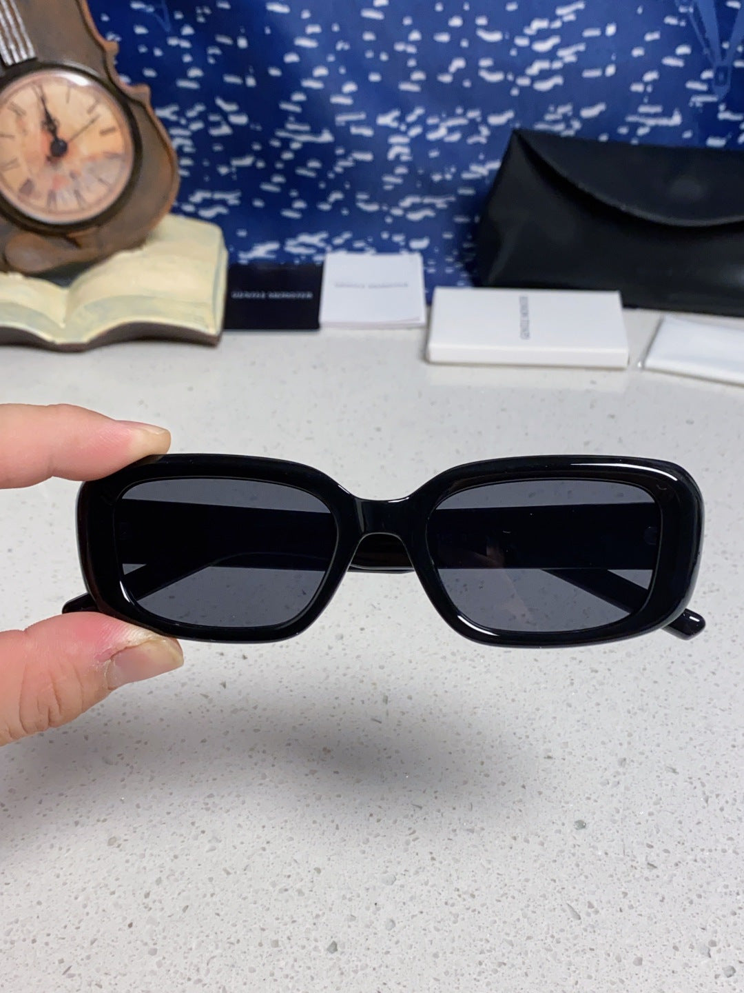Gentle Monster THE Polarized Square Black Lens Sunglasses for Men & Women - detail image 4