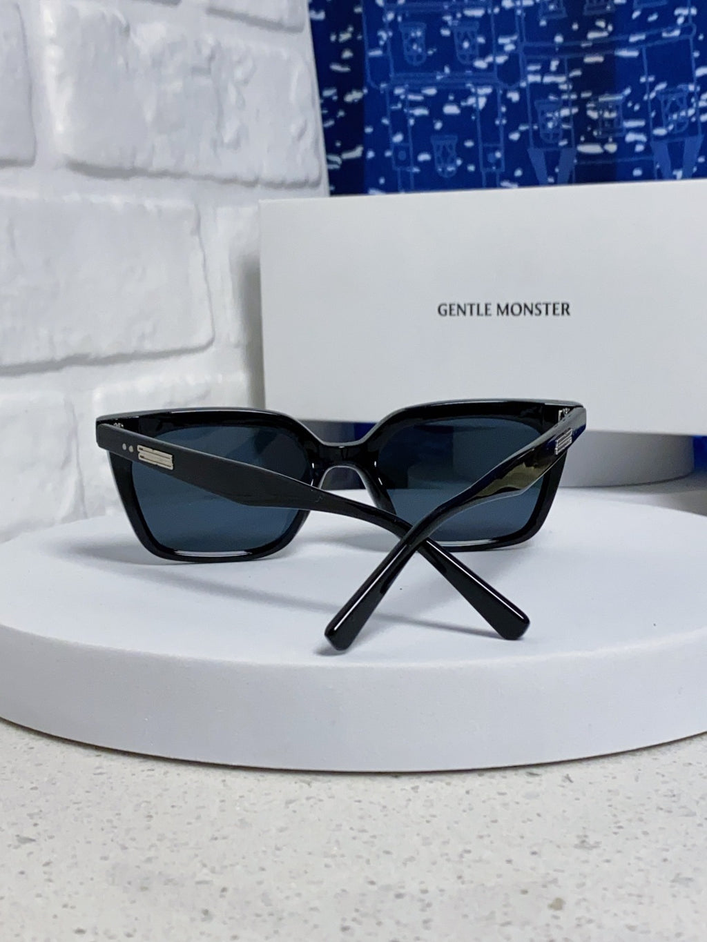 Gentle Monster MONOO Polarized Square Black Lens Sunglasses for Men & Women - detail image 3