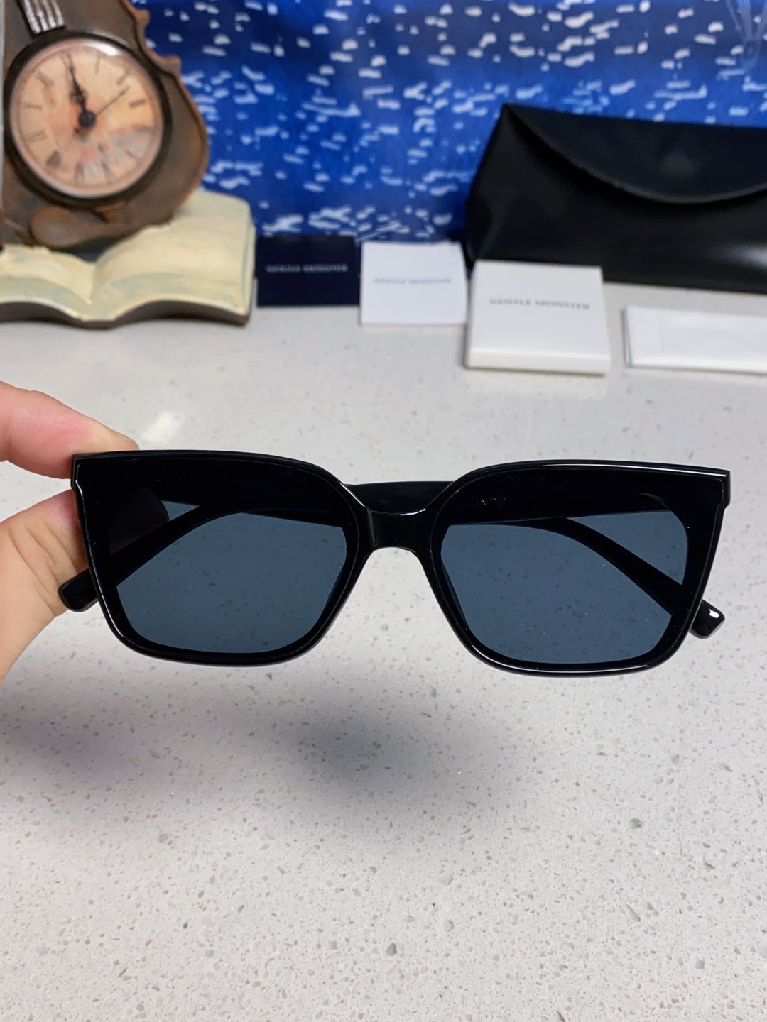 Gentle Monster MONOO Polarized Square Black Lens Sunglasses for Men & Women - detail image 4