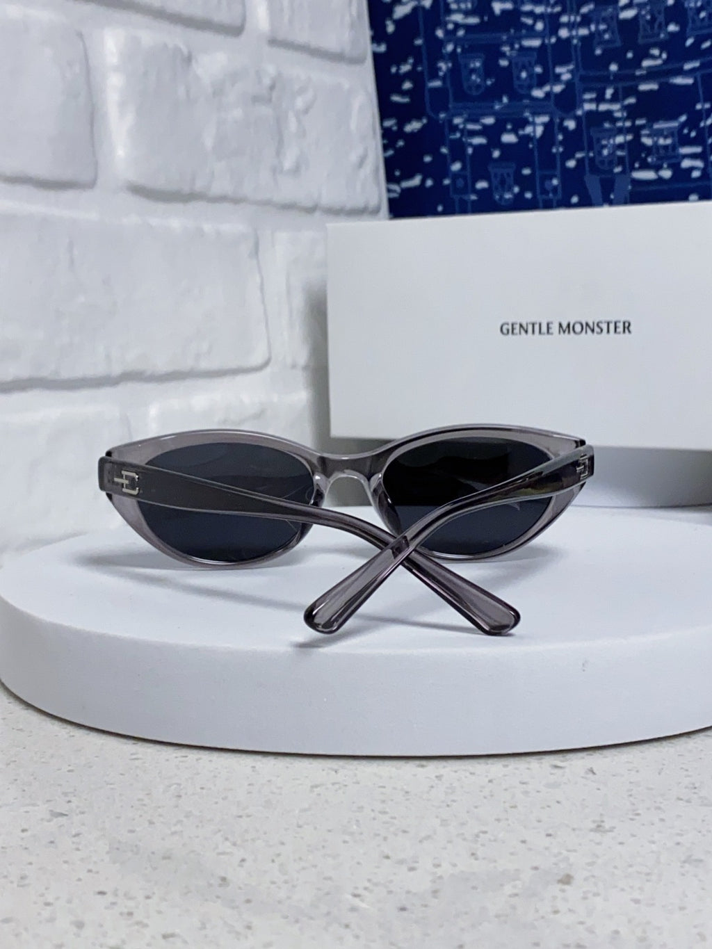 Gentle Monster TR1080 Polarized Cat-Eye Silver Lens Sunglasses for Men & Women - detail image 3