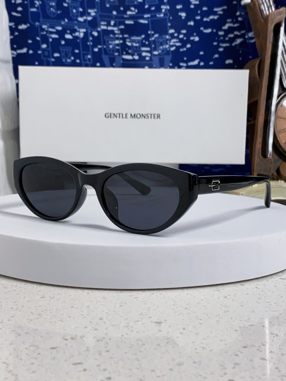 Gentle Monster TR1080 Polarized Cat-Eye Black Lens Sunglasses for Men & Women