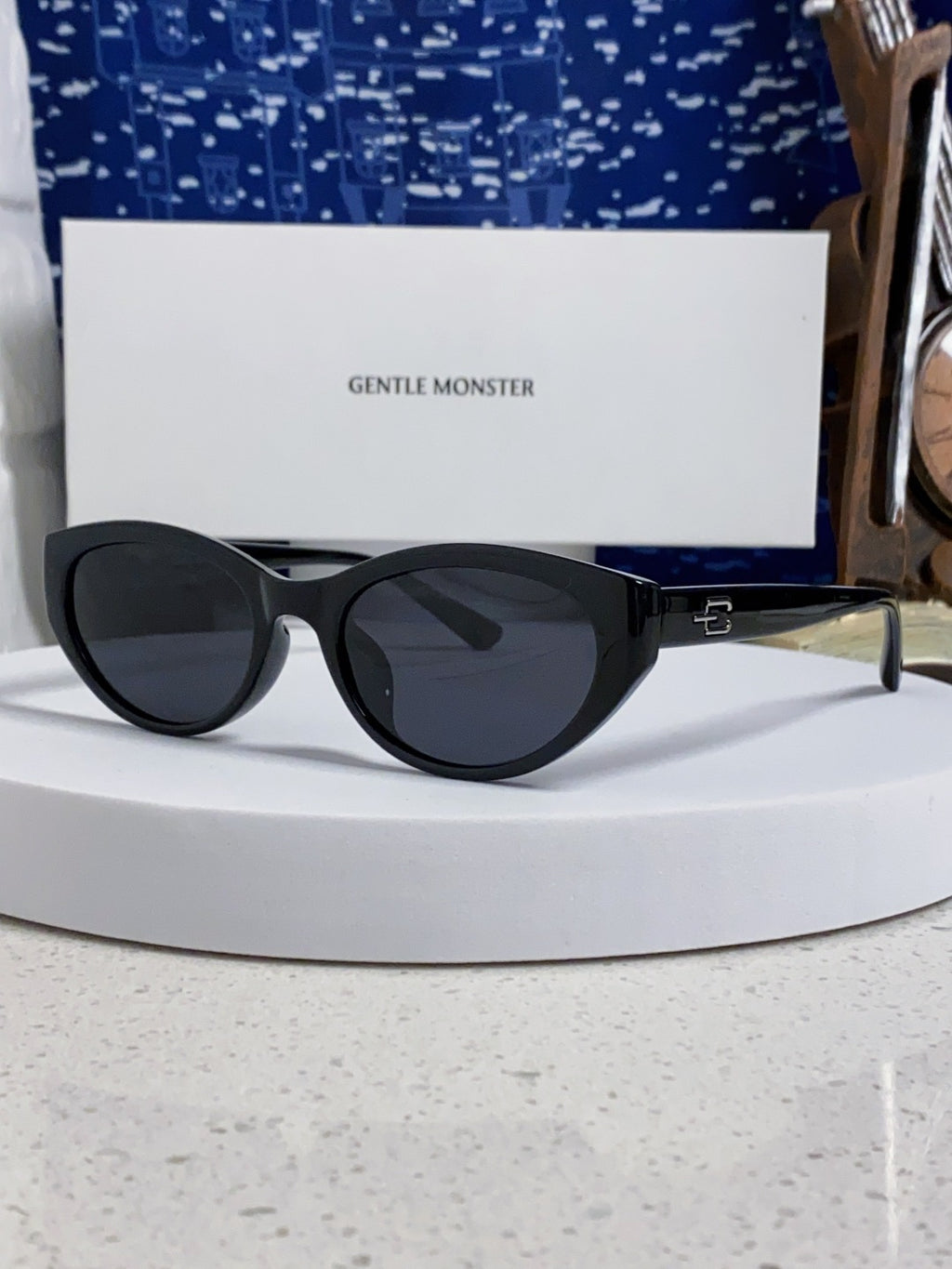Gentle Monster TR1080 Polarized Cat-Eye Black Lens Sunglasses for Men - 358909