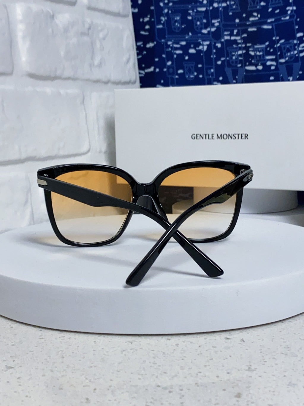 Gentle Monster LAROSA Square Black Lens Sunglasses for Men & Women - 488053 - detail image 4