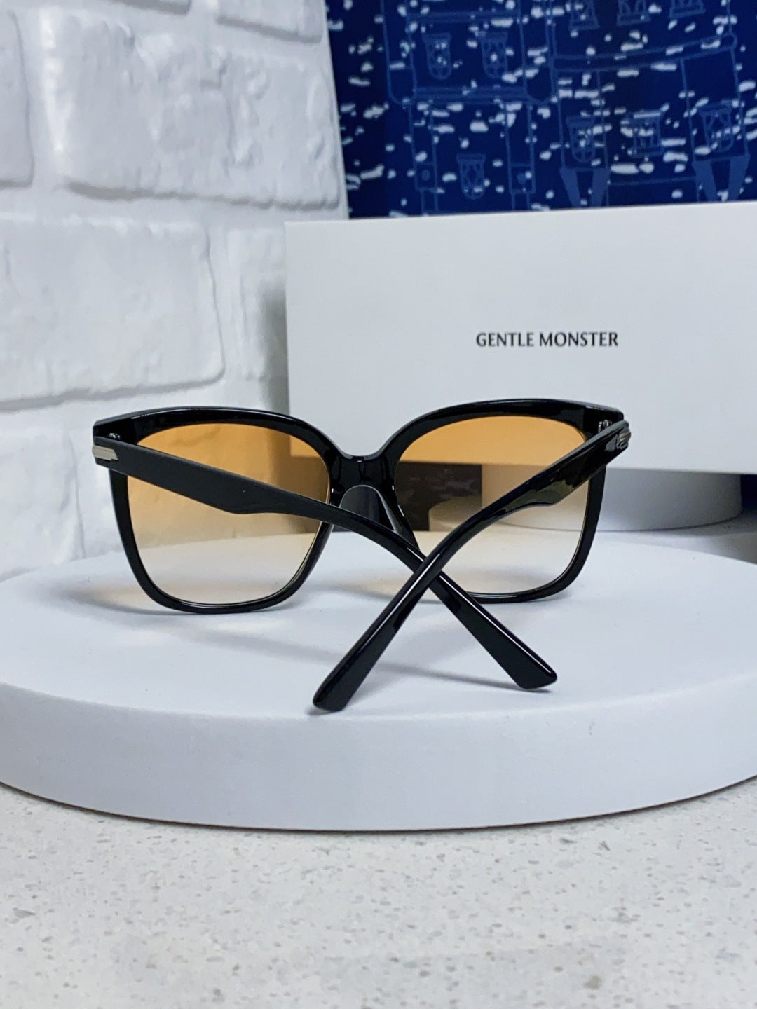 Gentle Monster LAROSA Square Black Lens Sunglasses for Men & Women - 488053 - detail image 4