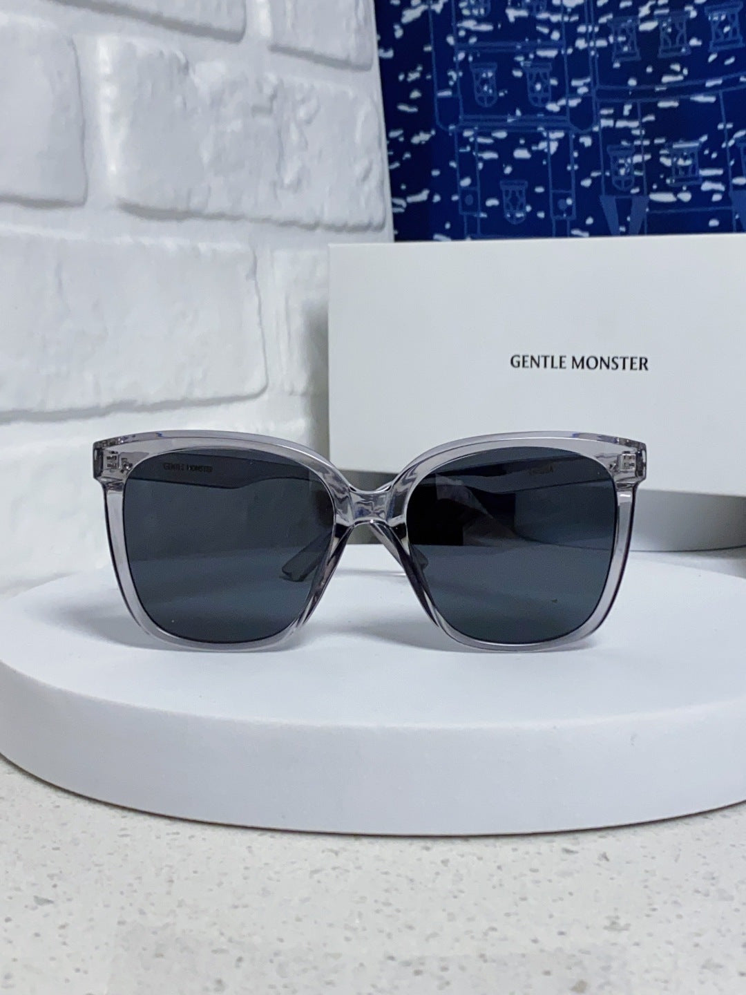 Gentle Monster LAROSA Square Black Lens Sunglasses for Men & Women - 488055 - detail image 2