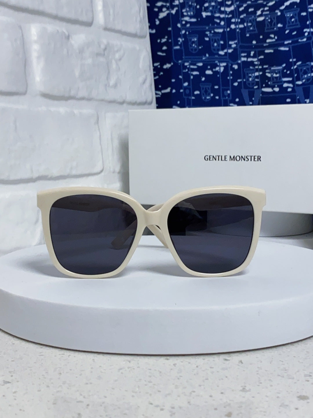 Gentle Monster LAROSA Square Blue Lens Sunglasses for Men & Women - 358884 - detail image 2