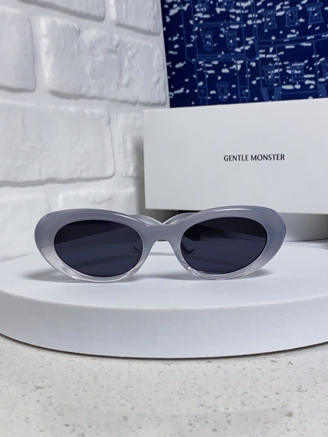 Gentle Monster Polarized Oval Silver Lens Sunglasses for Men - 466385 - detail image 2