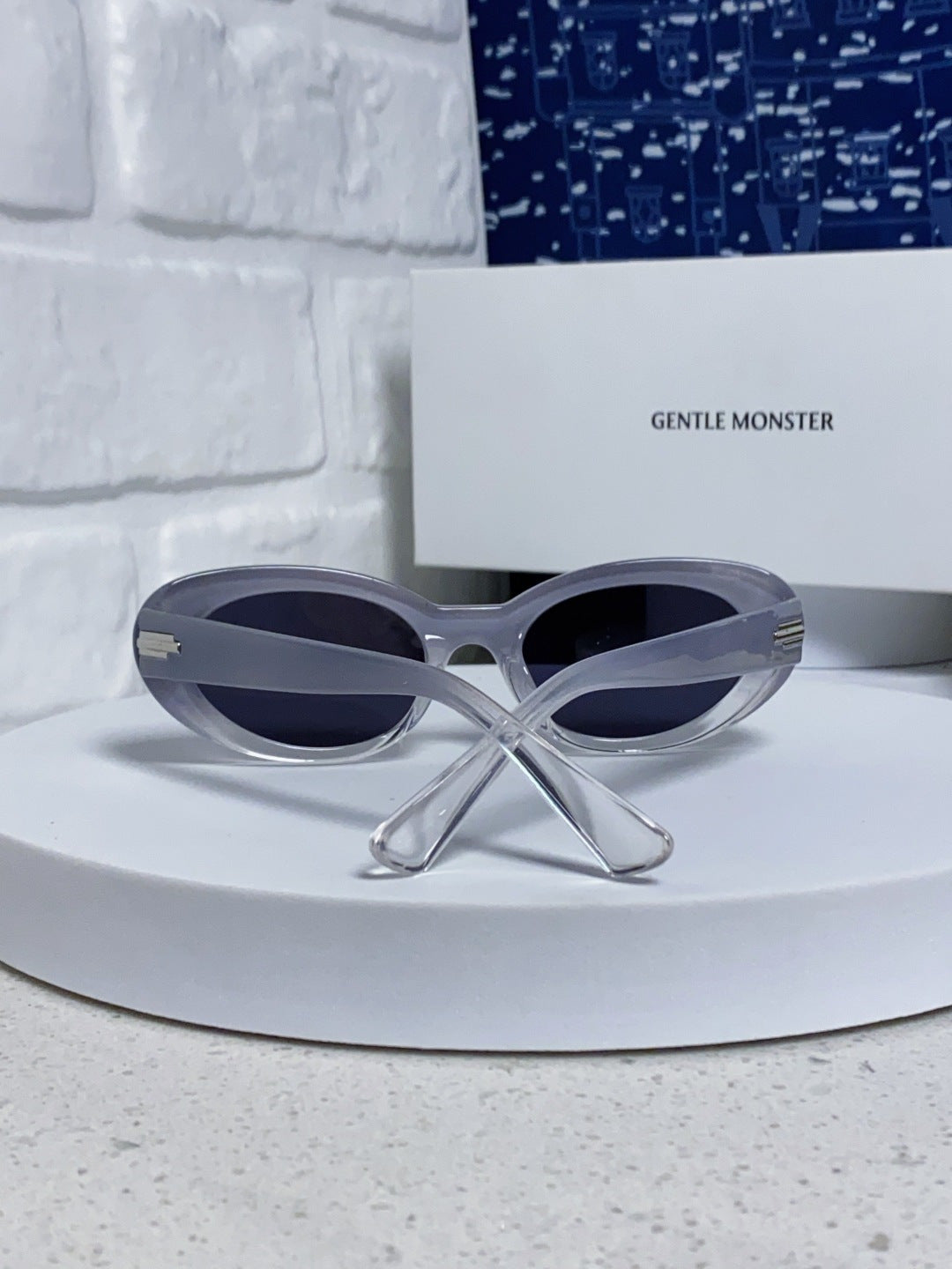 Gentle Monster Polarized Oval Silver Lens Sunglasses for Men - 466385 - detail image 3